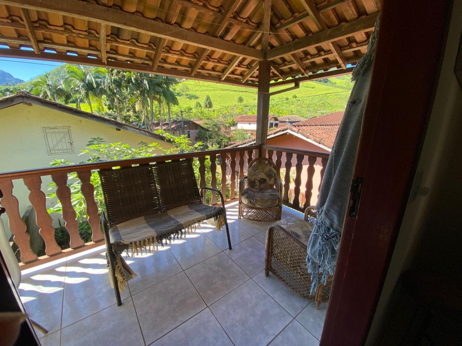 Casa na Vila de Lumiar Banho de Rio Próximo ao Centro Exterior foto