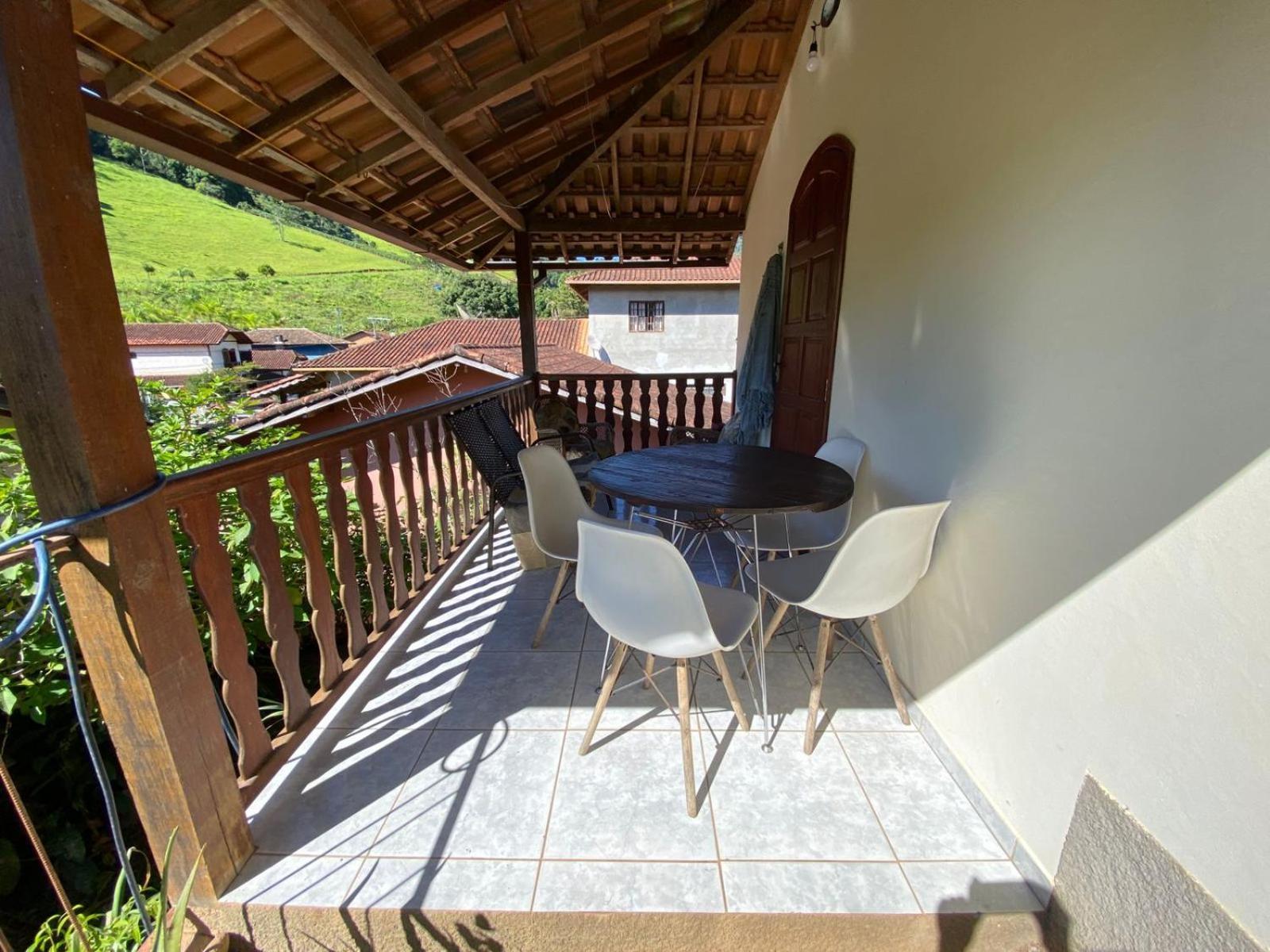 Casa na Vila de Lumiar Banho de Rio Próximo ao Centro Exterior foto